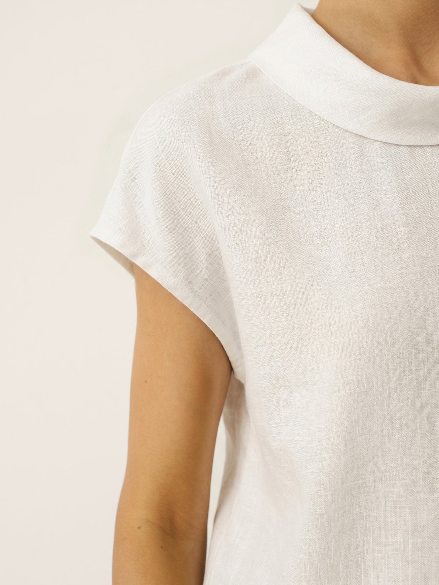 100% Linen Cap Sleeve Soft-Fold Collar Top YVONNE
